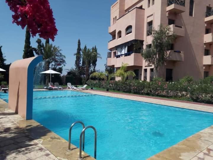 Appartement Confortable Avec 5 Piscines Marrakesh Exterior photo