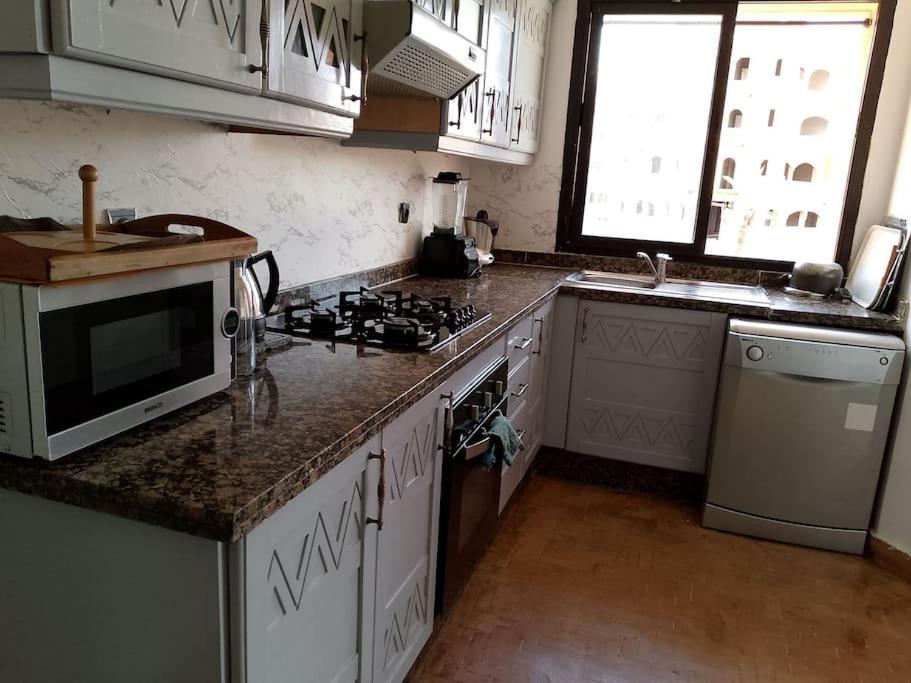 Appartement Confortable Avec 5 Piscines Marrakesh Exterior photo